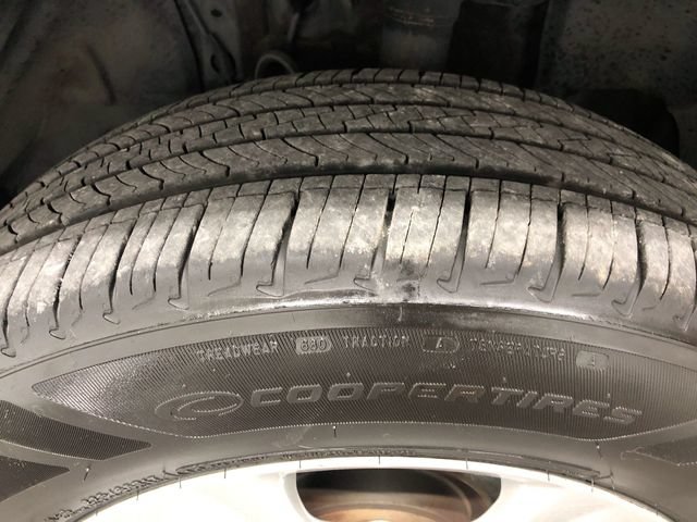 Used 2019 Toyota RAV4 XLE w/ Convenience Package FWD image 29