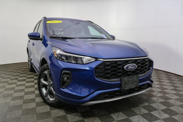 Used 2023 Ford Escape ST-Line Select w/ Tech Pack #1 AWD/4WD image 3