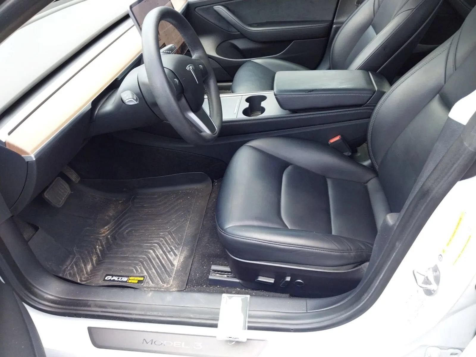 Used 2022 Tesla Model 3 Standard Range RWD image 4
