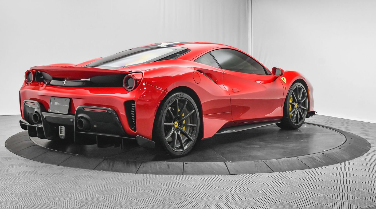 Used 2020 Ferrari 488 Pista Coupe RWD image 7