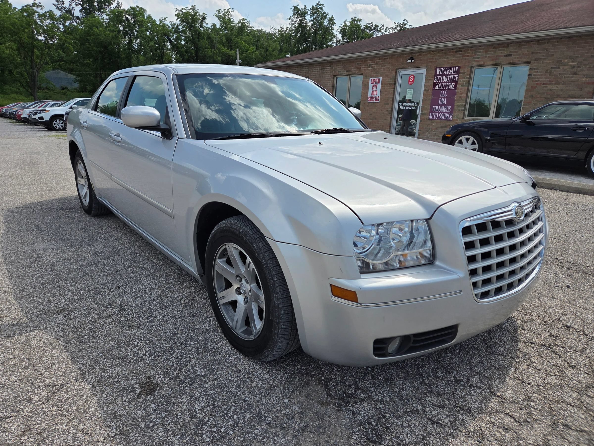 Used 2007 Chrysler 300 Touring w/ Comfort/Convenience Group RWD image 3