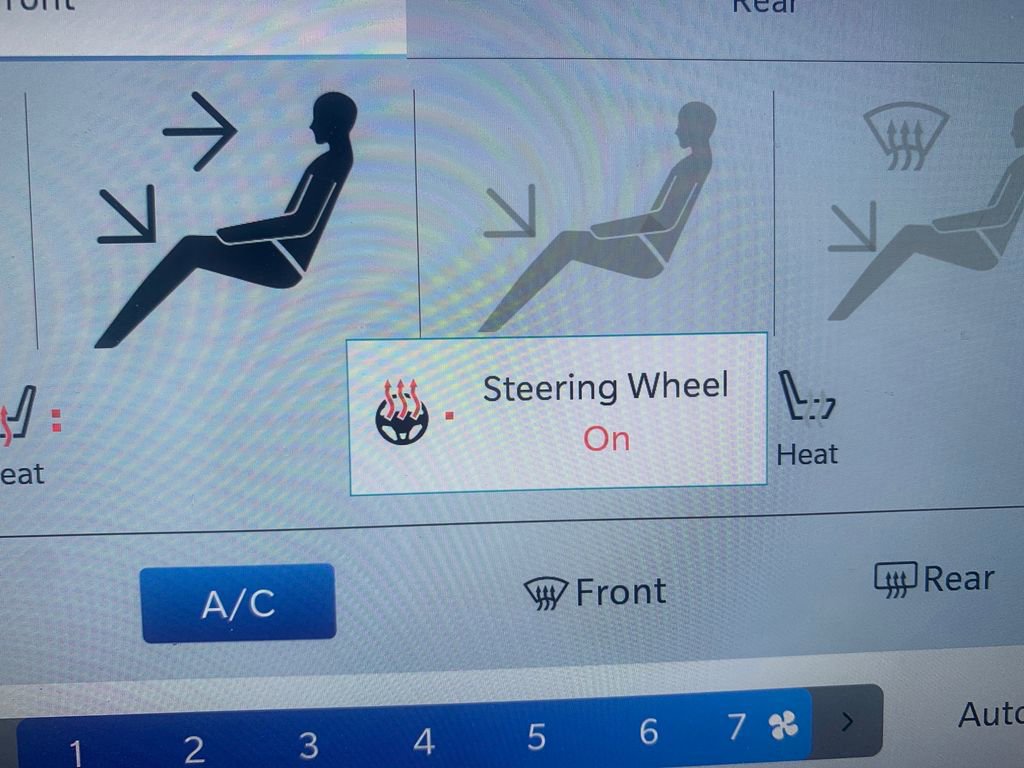 Used 2023 Chrysler Pacifica Touring-L FWD image 30