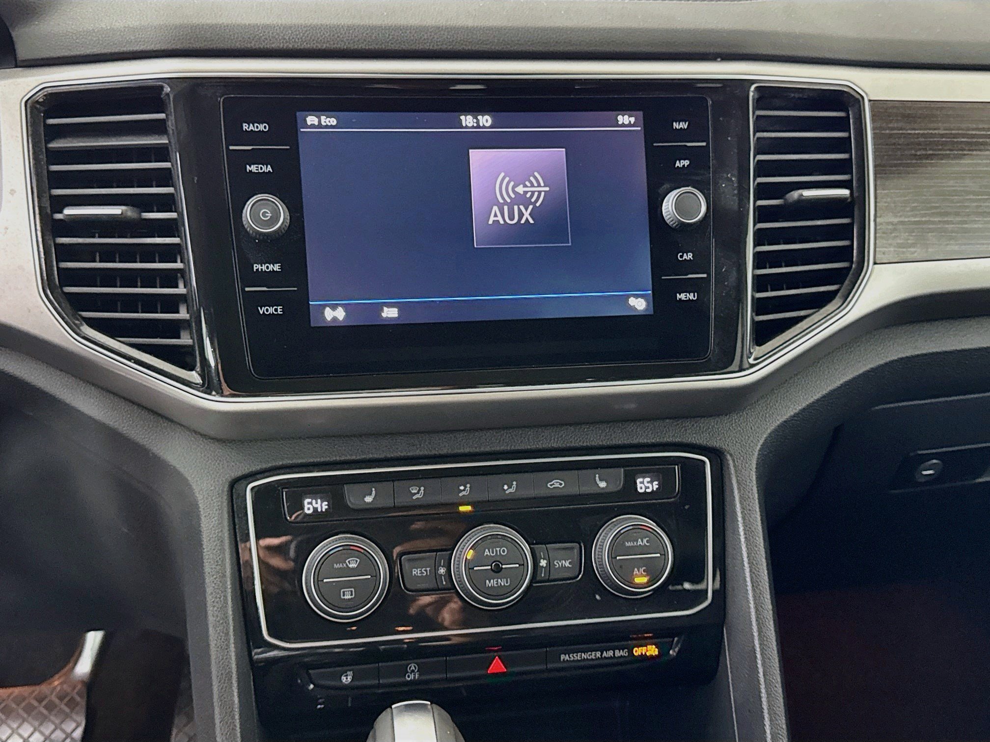 Used 2019 Volkswagen Atlas SEL AWD/4WD image 18