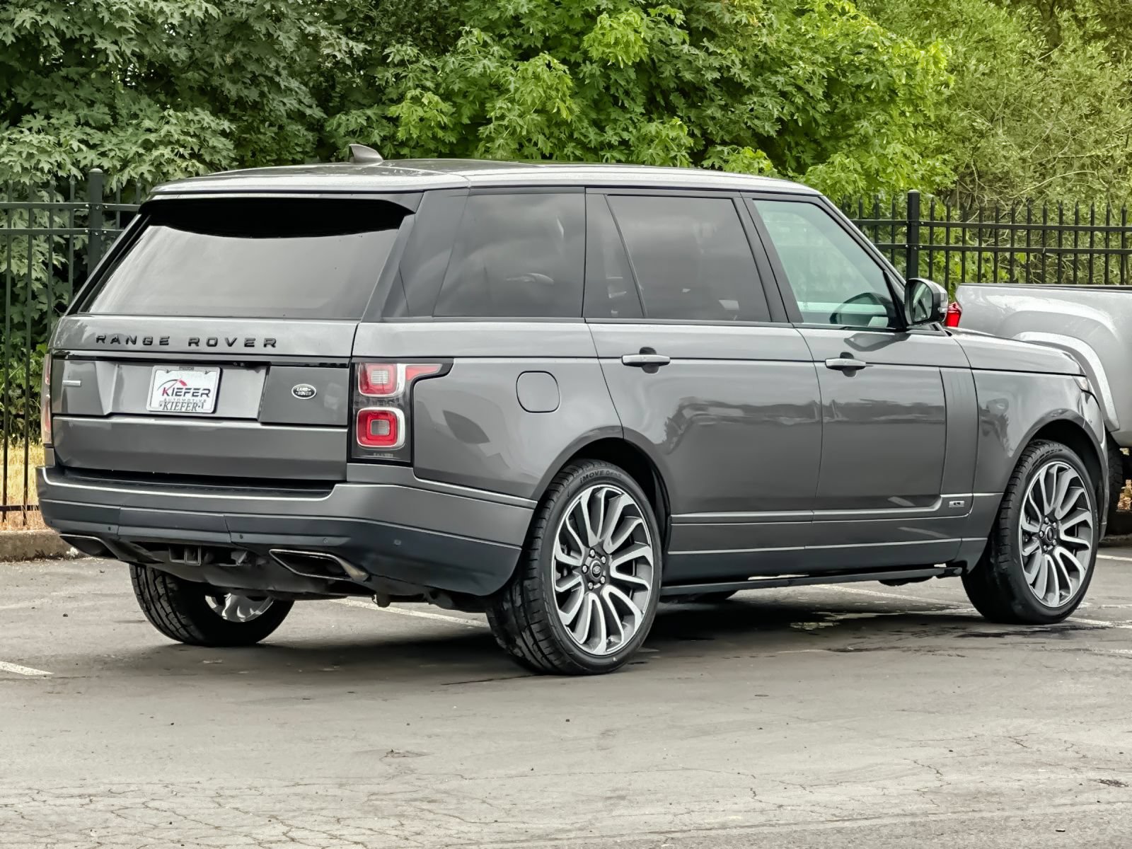 Used 2018 Land Rover Range Rover Long Wheelbase Supercharged AWD/4WD image 3