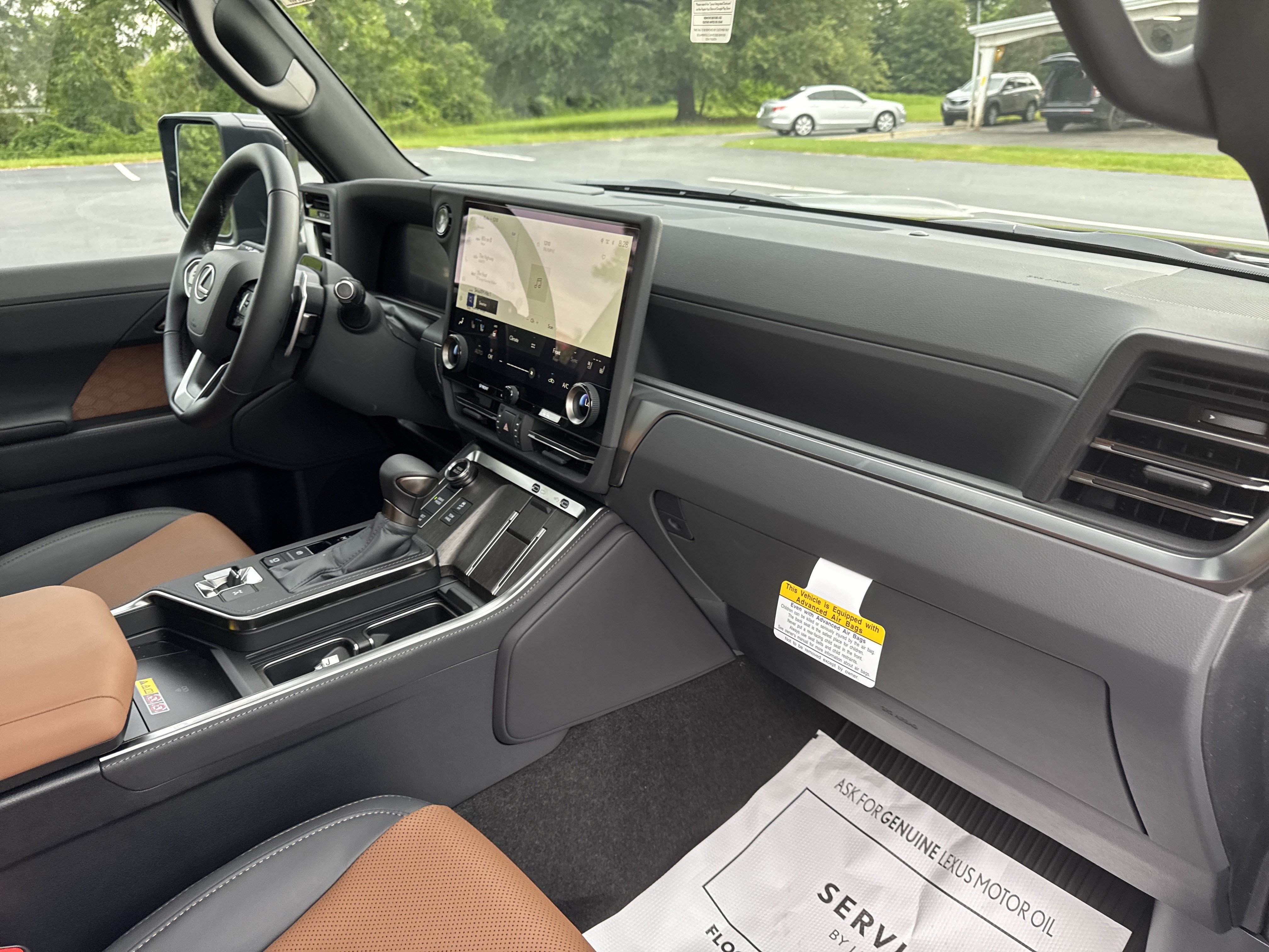 Used 2026 Lexus GX 550 w/ Accessory Package (2T) AWD/4WD image 36