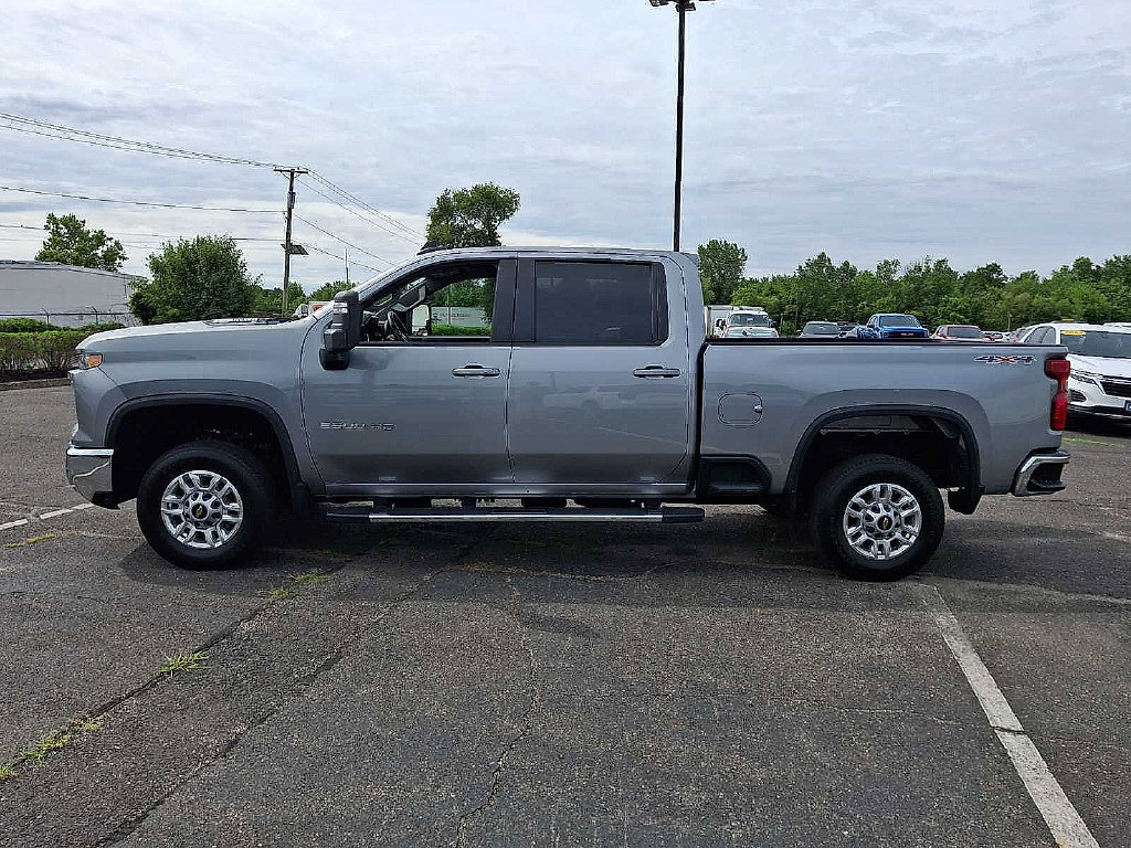 Used 2025 Chevrolet Silverado 2500 LT w/ Convenience Package AWD/4WD image 7