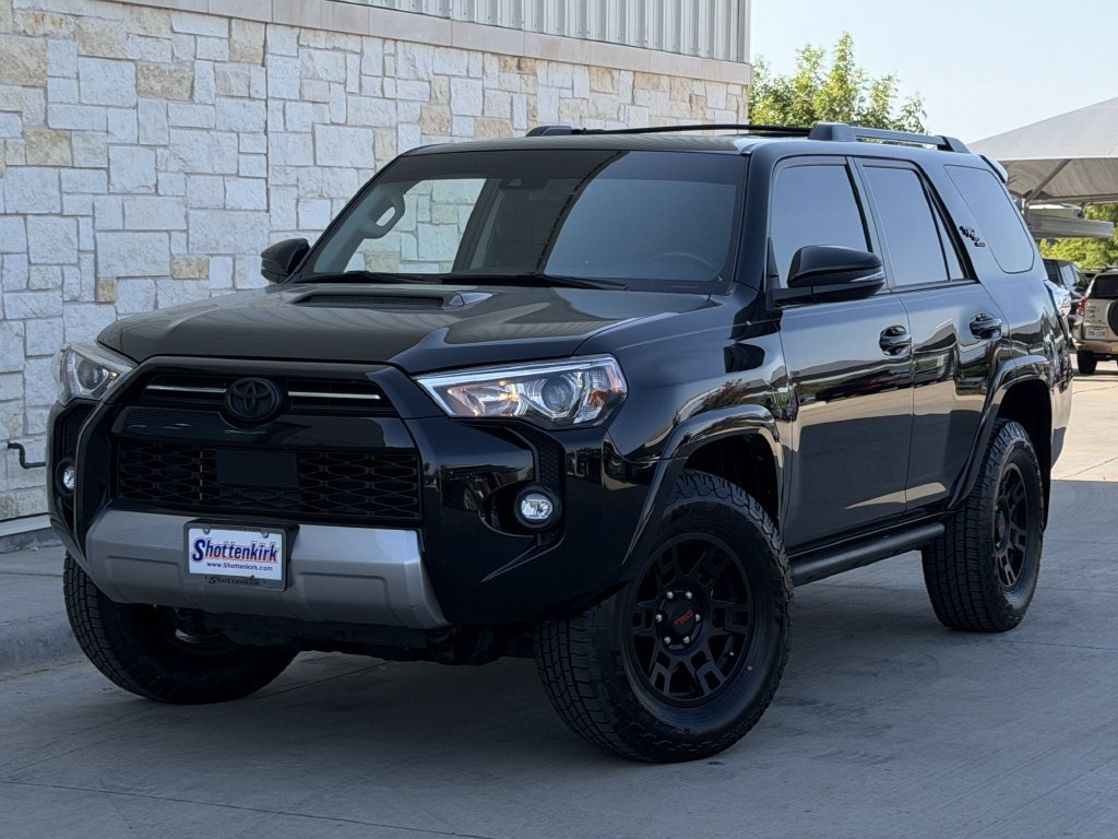 Used 2024 Toyota 4Runner TRD Off-Road Premium w/ Moonroof Package AWD/4WD image 2