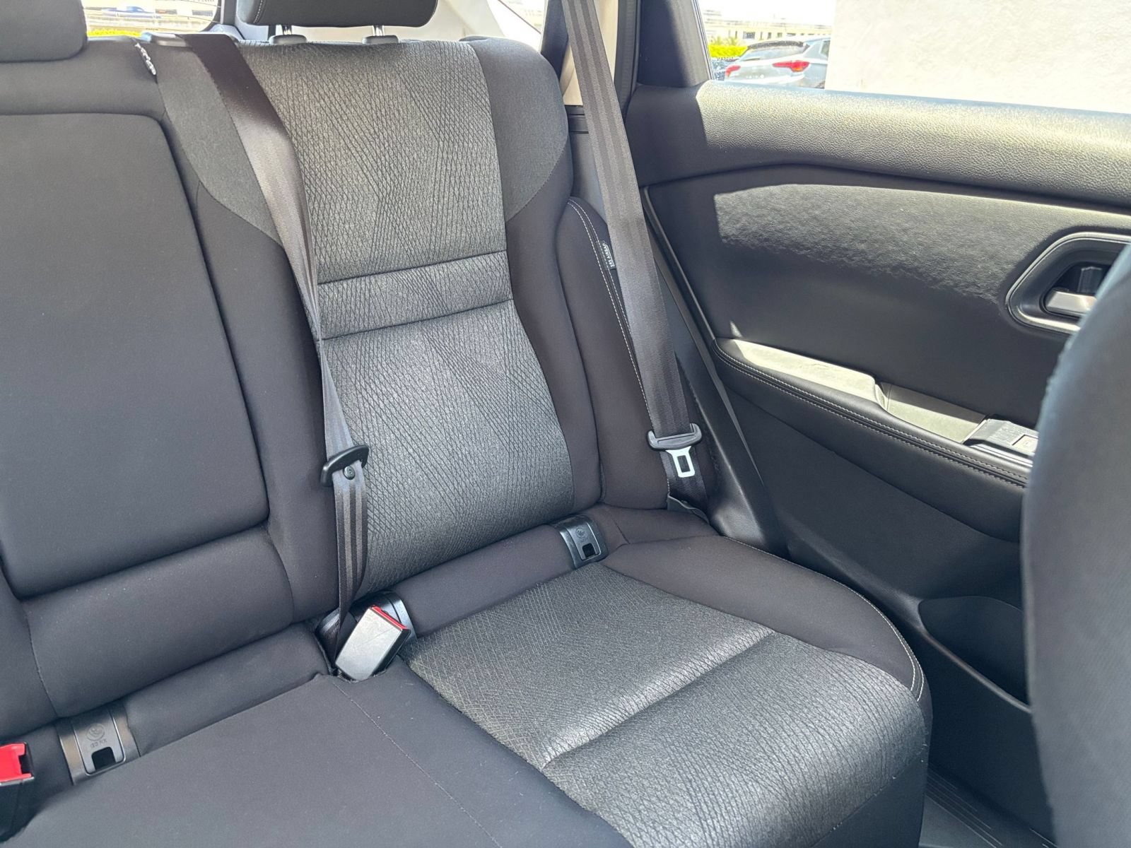 Used 2025 Nissan Rogue SV FWD image 38