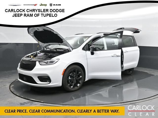 New 2026 Chrysler Pacifica Limited FWD image 73