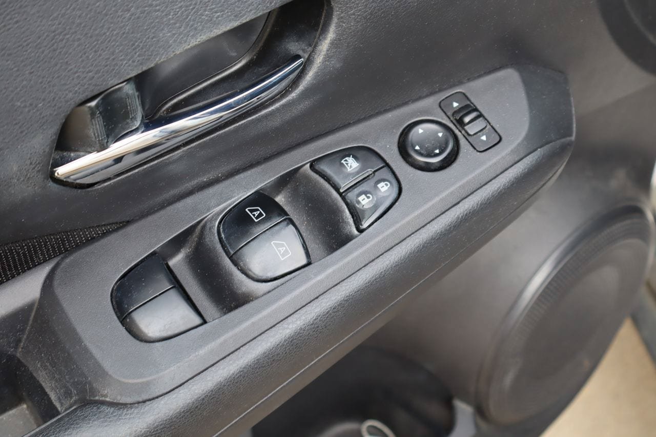 Used 2022 Nissan Kicks SV FWD image 20