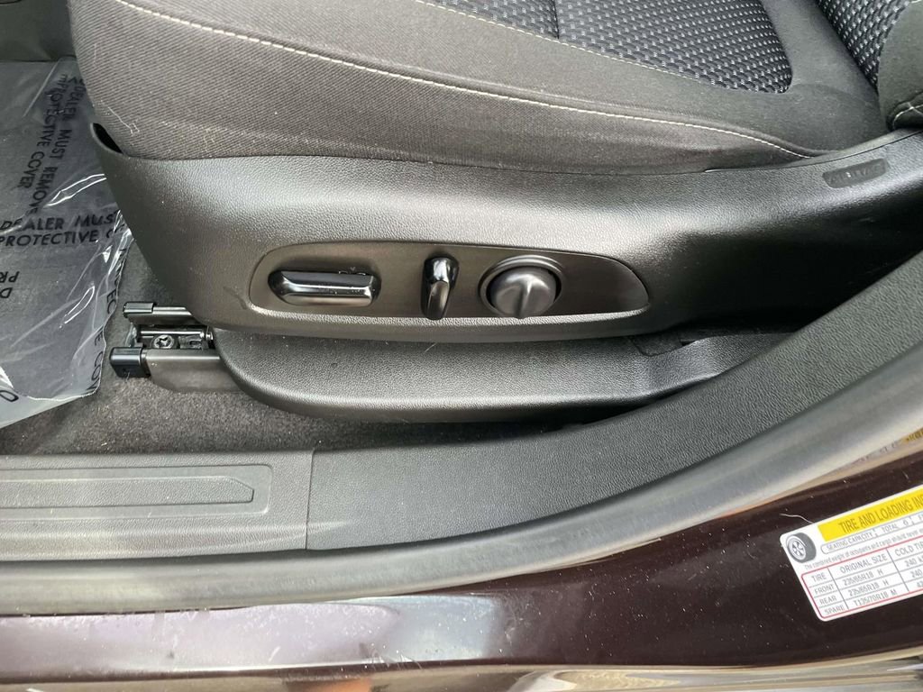 Used 2021 GMC Acadia SLE w/ Driver Convenience Package image 29