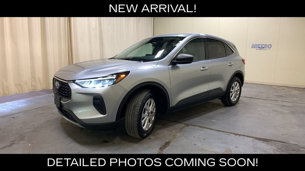 Used 2023 Ford Escape Active AWD/4WD image 41