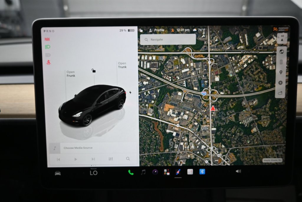 Used 2023 Tesla Model 3 Standard Range RWD image 11