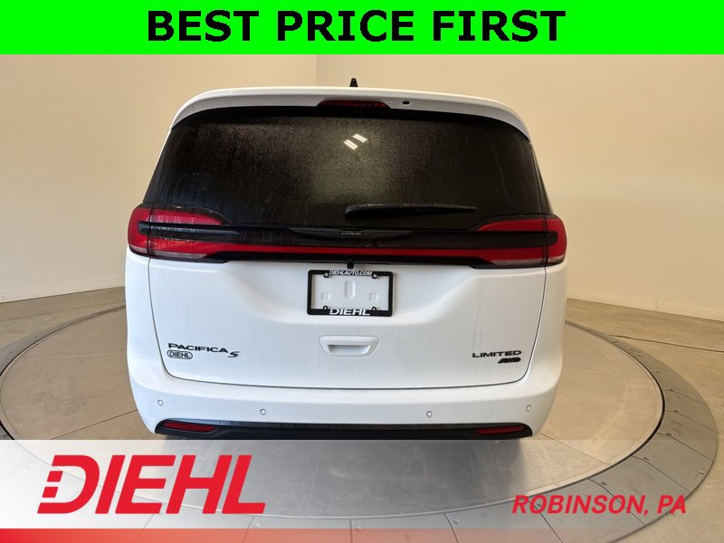 New 2026 Chrysler Pacifica Limited w/ S Appearance Package image 6