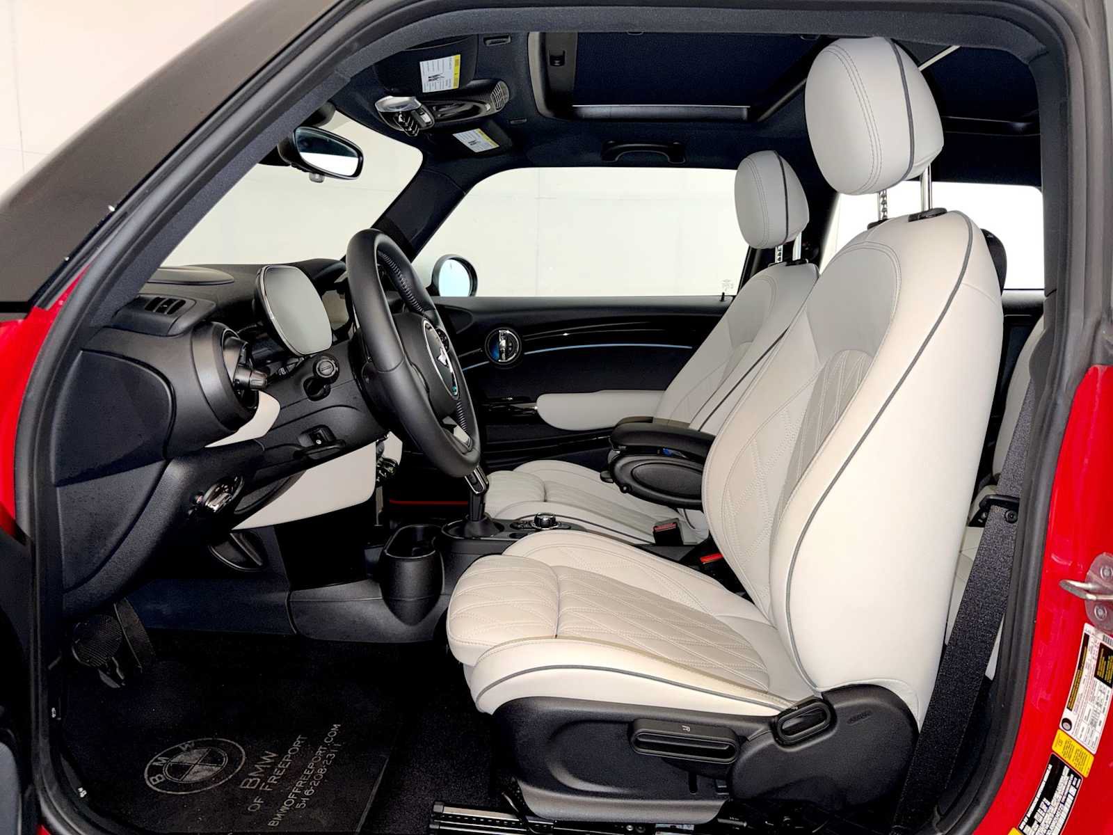 Used 2024 MINI Cooper SE FWD image 9