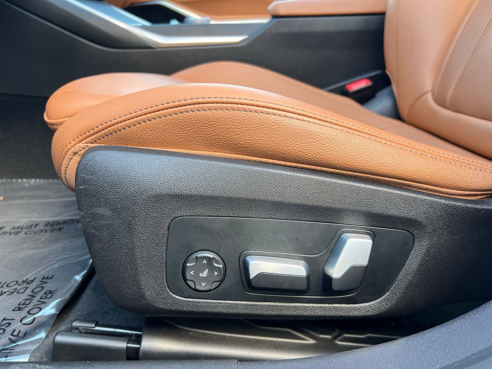 Used 2023 BMW 330e w/ Driving Assistance Package image 30