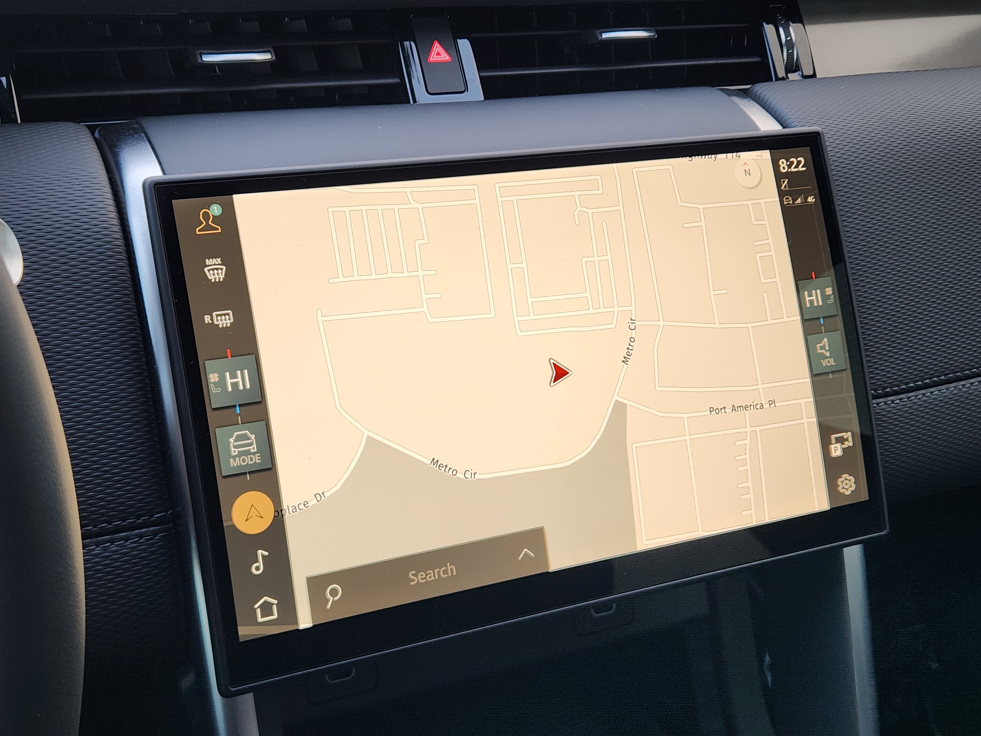 Used 2025 Land Rover Discovery Sport Dynamic SE image 19