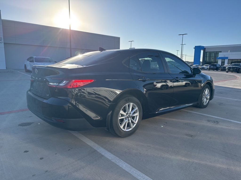Used 2025 Toyota Camry LE image 5