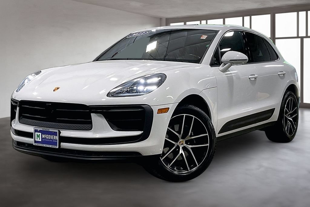 Used 2023 Porsche Macan AWD/4WD image 1