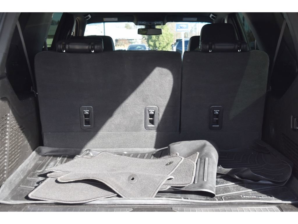 Used 2022 Chevrolet Suburban RST w/ Luxury Package image 23