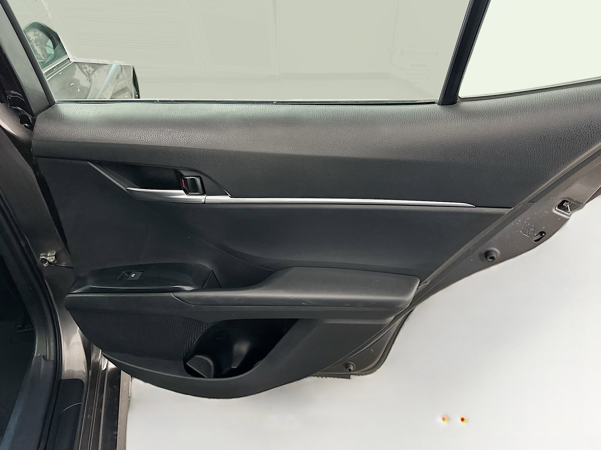 Used 2020 Toyota Camry LE image 31