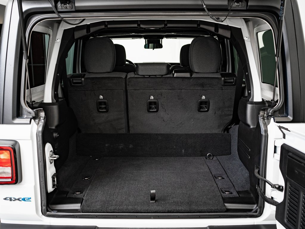 Used 2024 Jeep Wrangler Unlimited image 21