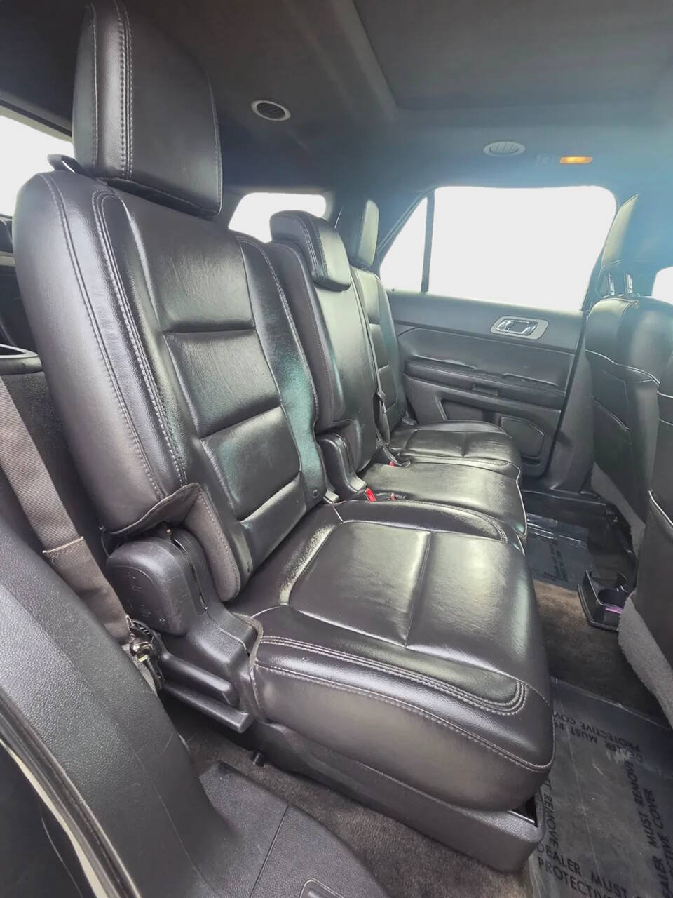 Used 2015 Ford Explorer XLT w/ Equipment Group 202B AWD/4WD image 14