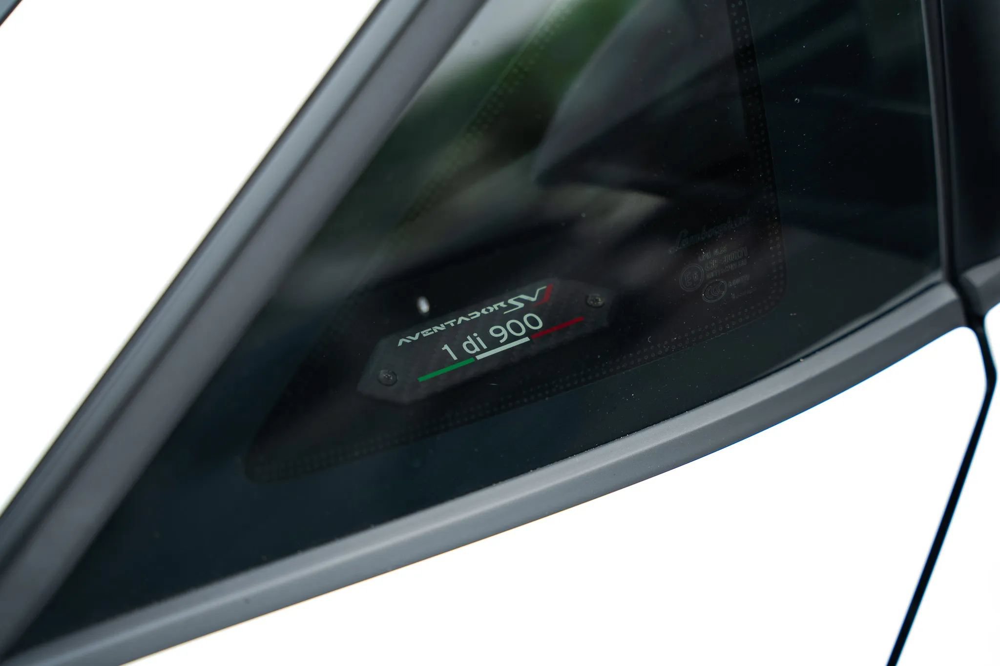 Used 2019 Lamborghini Aventador SVJ AWD/4WD image 40
