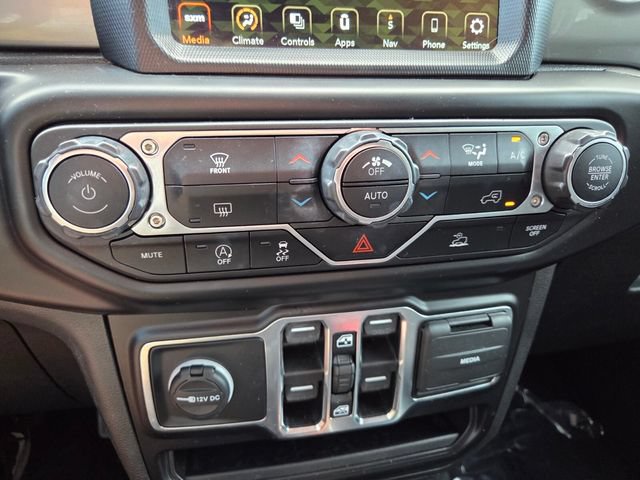 Used 2022 Jeep Wrangler Unlimited Sahara AWD/4WD image 23