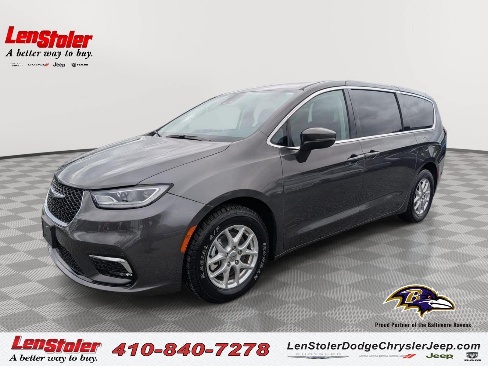 Used 2023 Chrysler Pacifica Touring-L FWD image 1