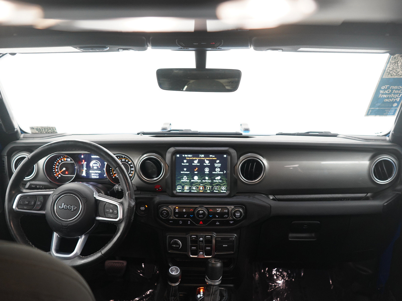 Used 2022 Jeep Wrangler Unlimited Sahara w/ Dual Top Group AWD/4WD image 14