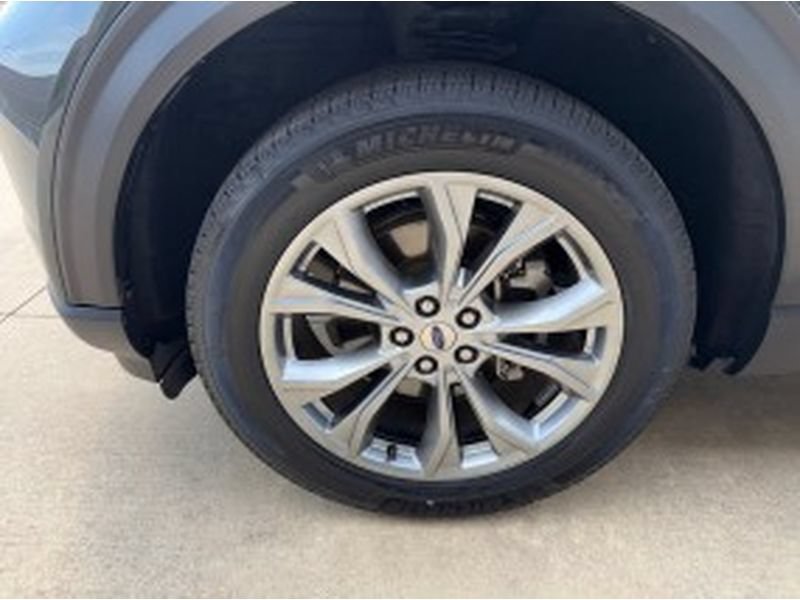 Used 2022 Ford Explorer XLT w/ Equipment Group 202A AWD/4WD image 22