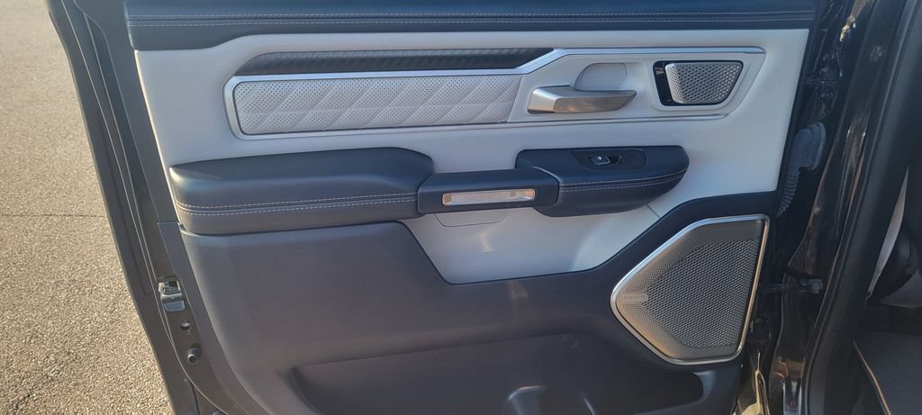 Used 2025 RAM 1500 Tungsten AWD/4WD image 13