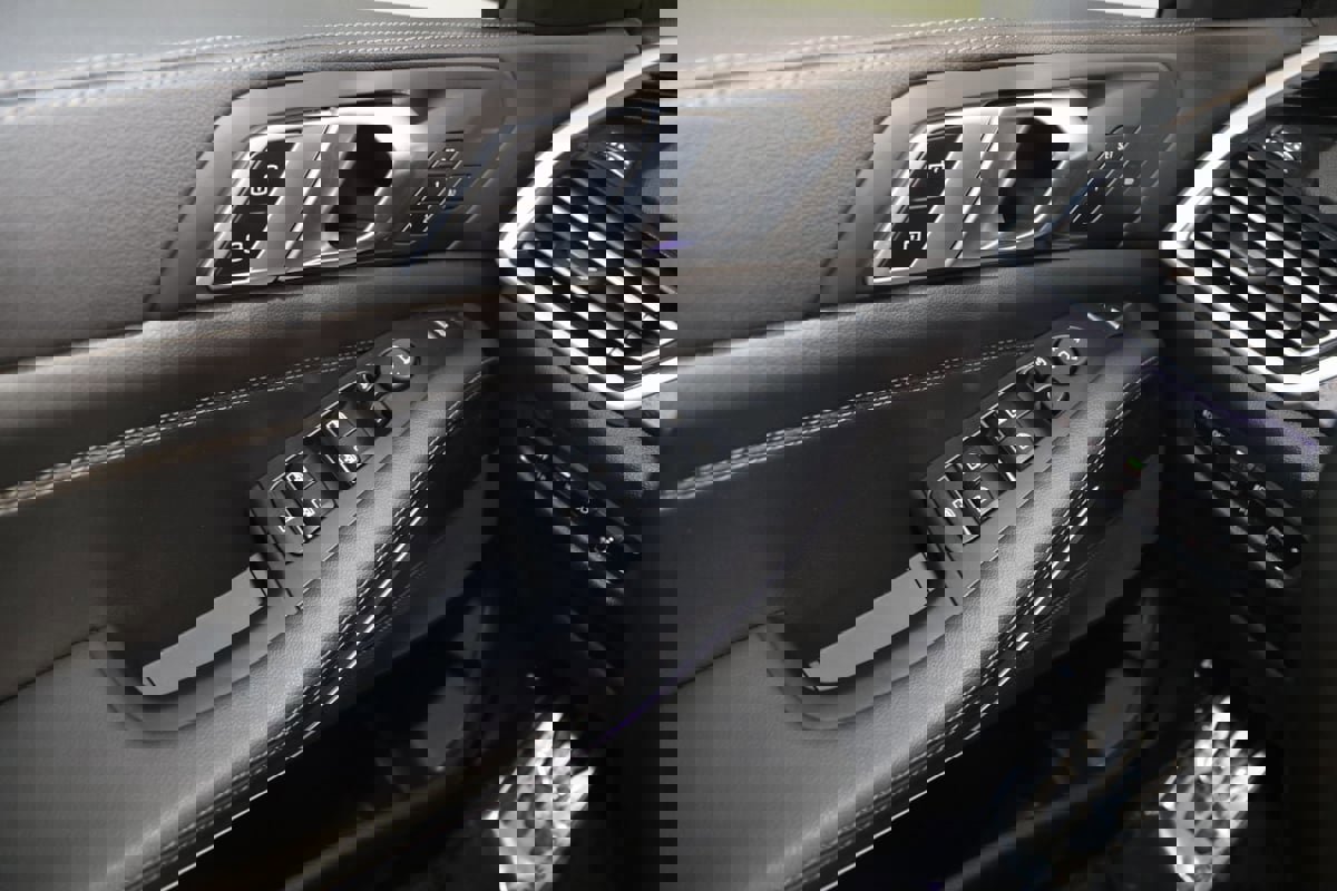 Used 2021 BMW X5 M50i image 36