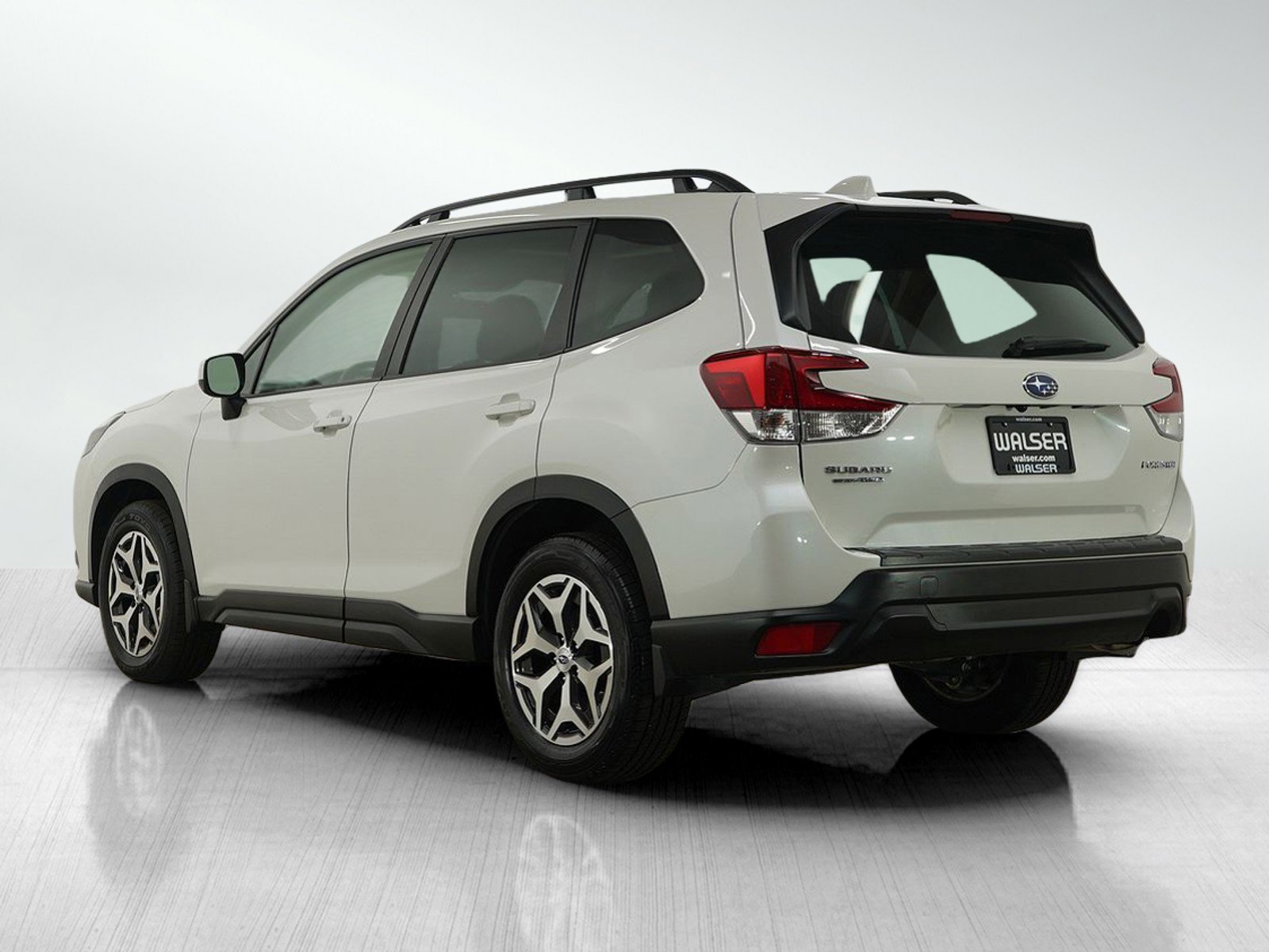 Used 2023 Subaru Forester Premium image 3