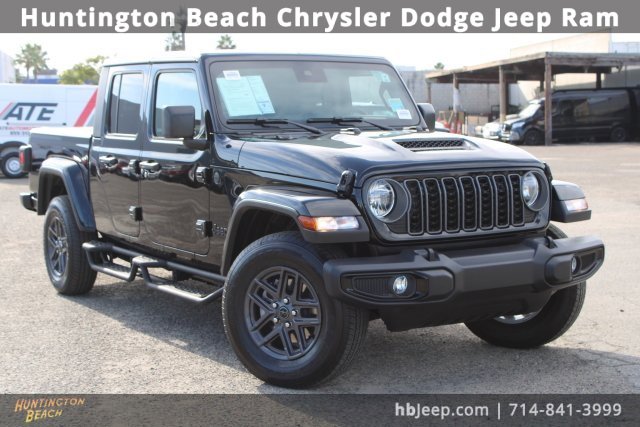 Used 2025 Jeep Gladiator Sport