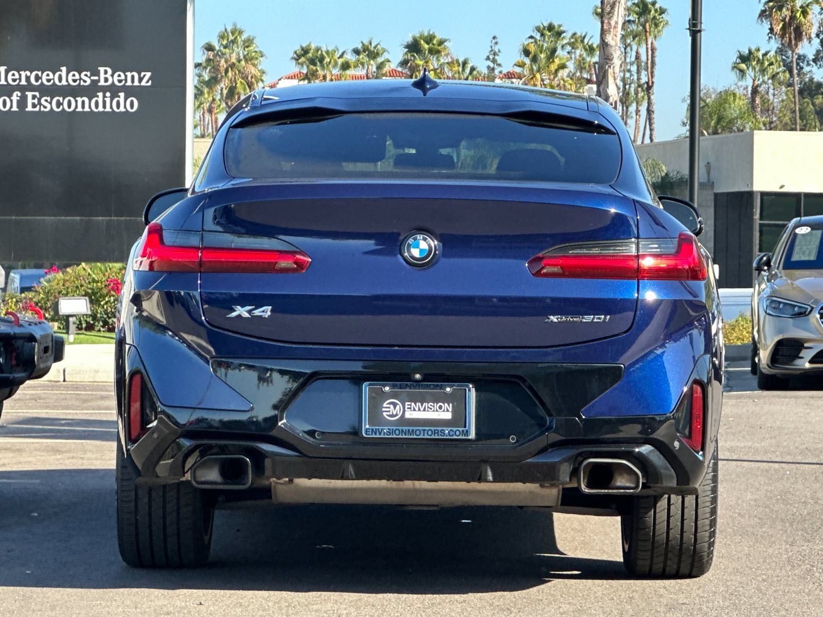 Used 2024 BMW X4 xDrive30i w/ Premium Package AWD/4WD image 4