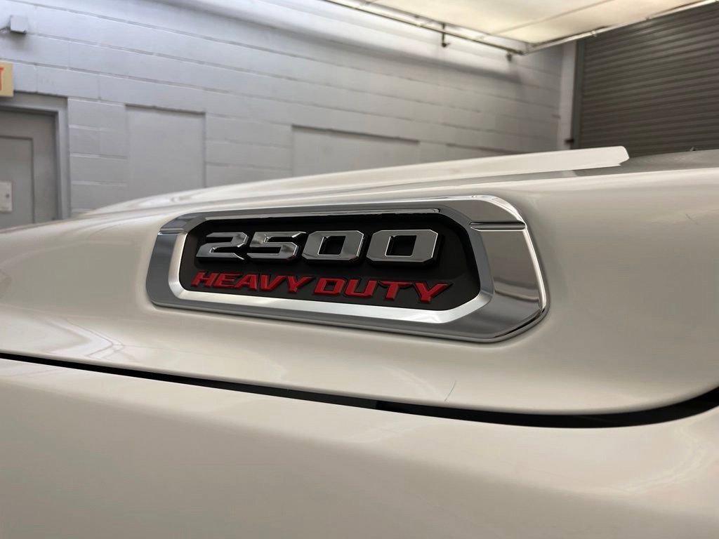 New 2026 RAM 2500 Laramie AWD/4WD image 12