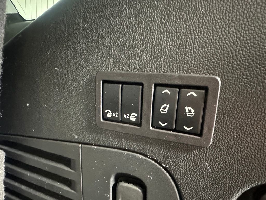 Used 2020 Cadillac Escalade Luxury AWD/4WD image 7