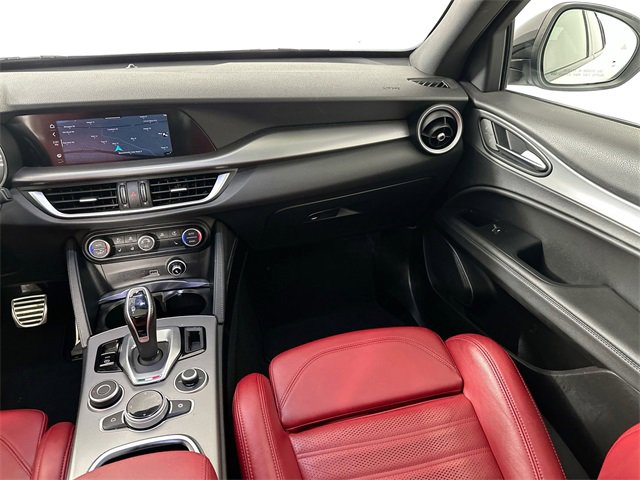 Used 2022 Alfa Romeo Stelvio Veloce image 27