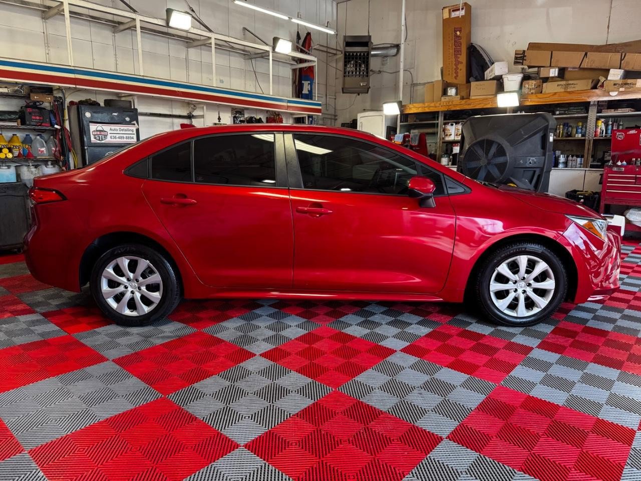 Used 2021 Toyota Corolla LE image 8