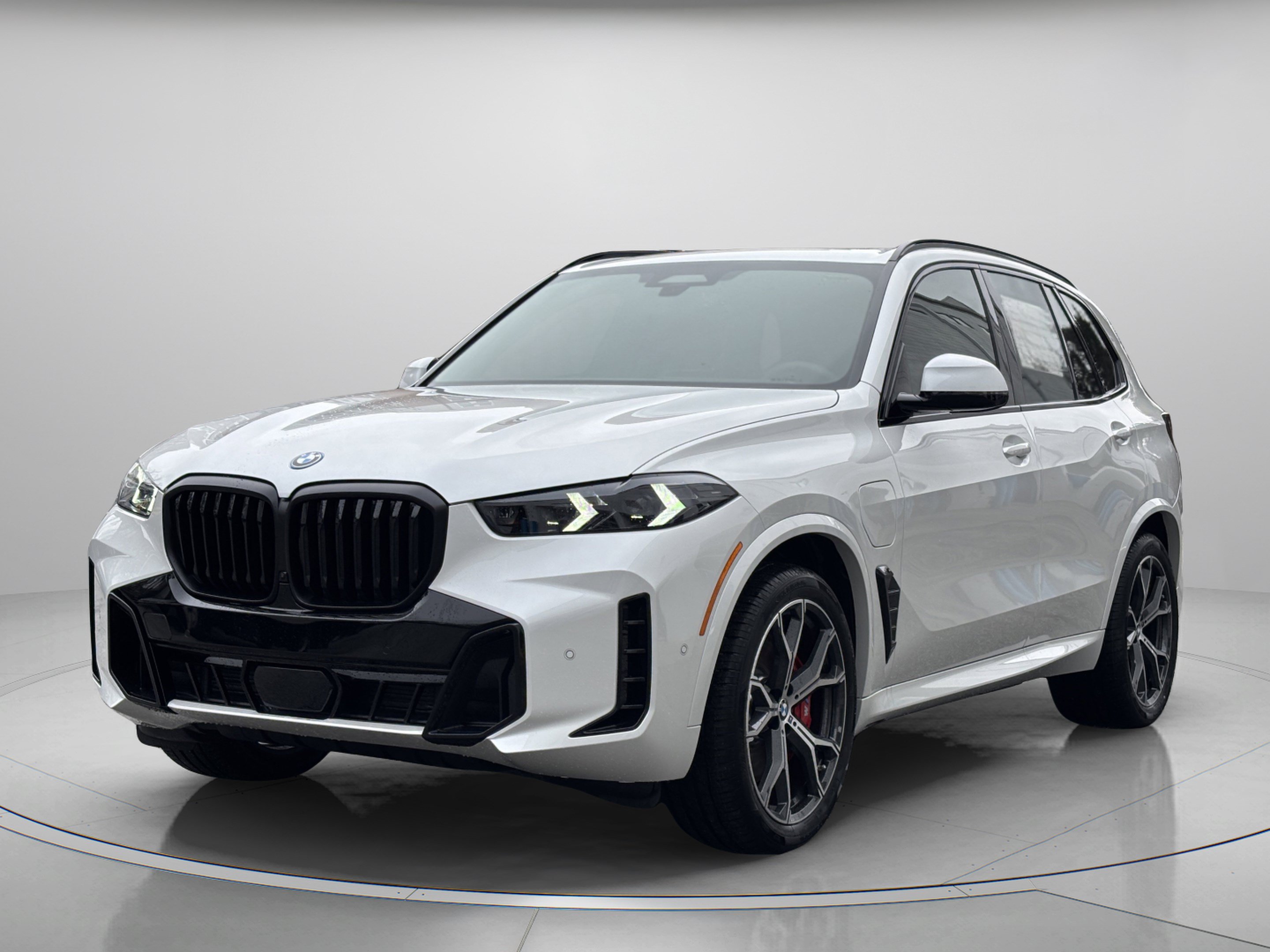 Used 2026 BMW X5 xDrive50e w/ M Sport Package AWD/4WD image 2