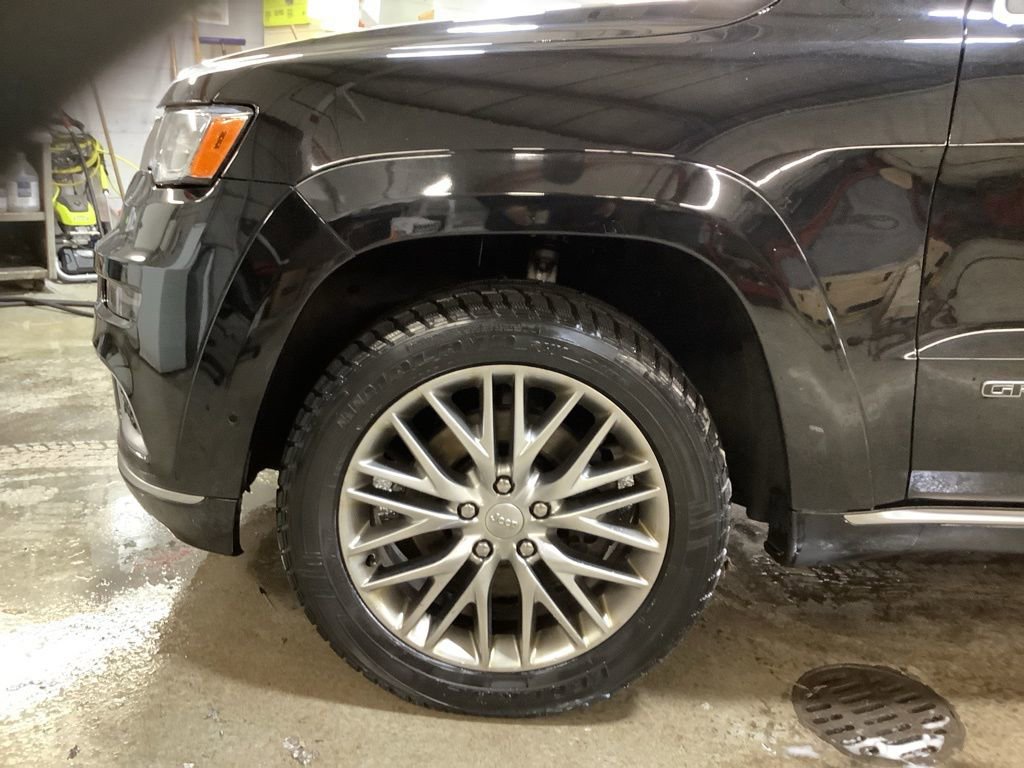 Used 2018 Jeep Grand Cherokee Summit image 10