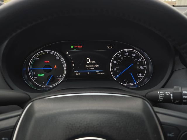 Used 2023 Toyota Venza LE image 19