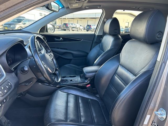 Used 2019 Kia Sorento EX w/ EX Touring Package image 12