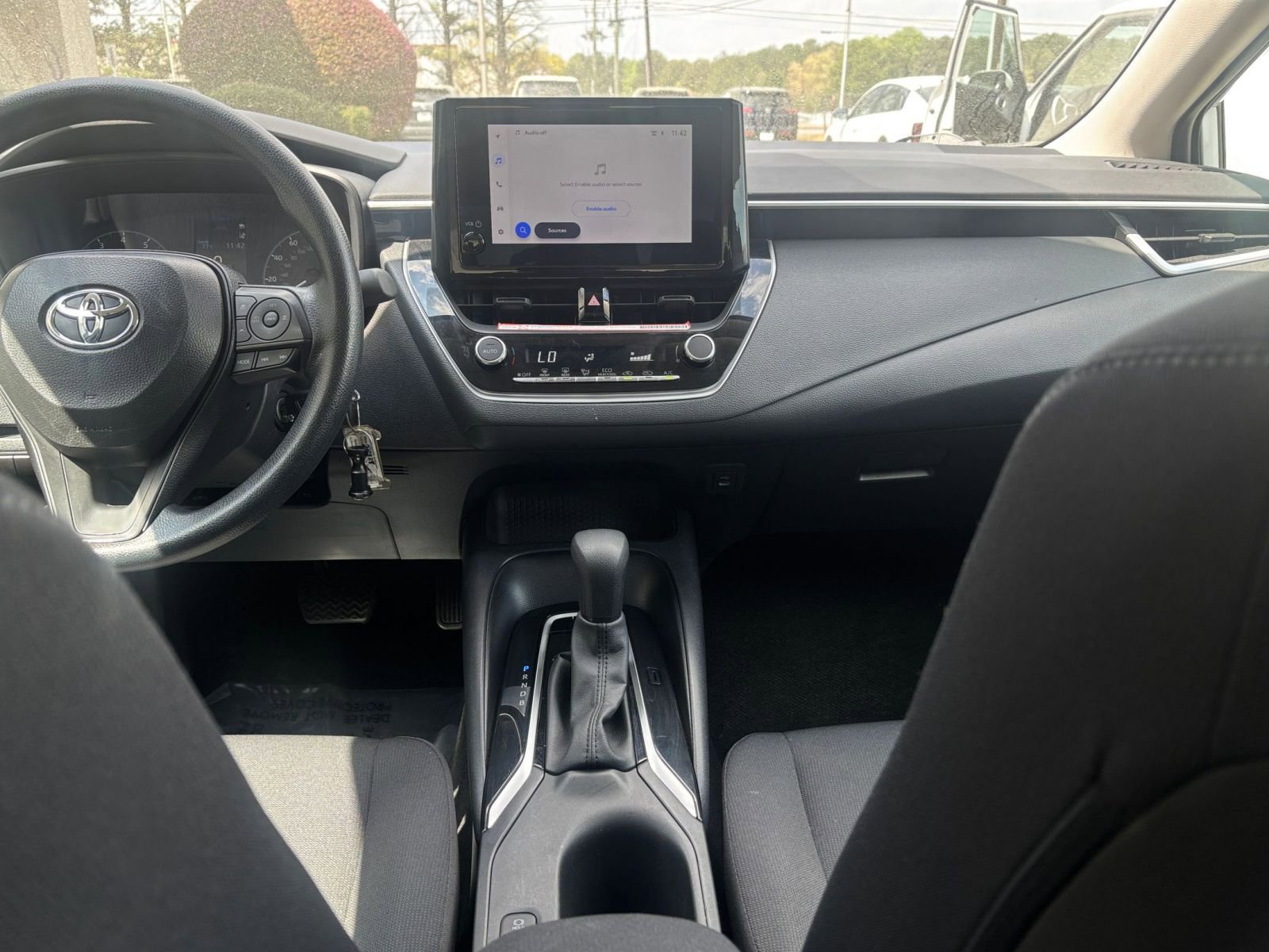 Used 2025 Toyota Corolla LE image 20