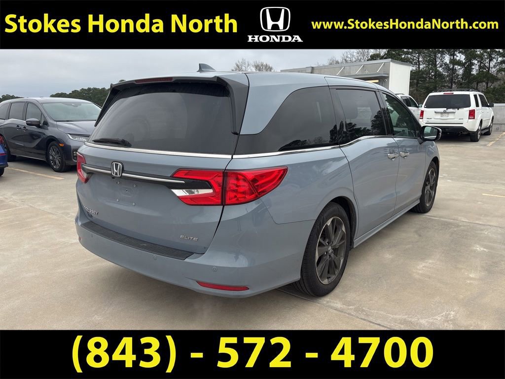 Used 2023 Honda Odyssey Elite image 3