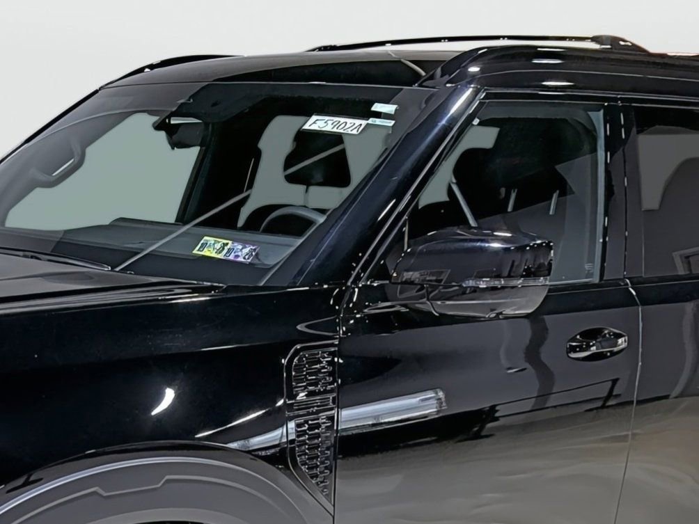 Used 2025 Nissan Armada PRO-4X image 8
