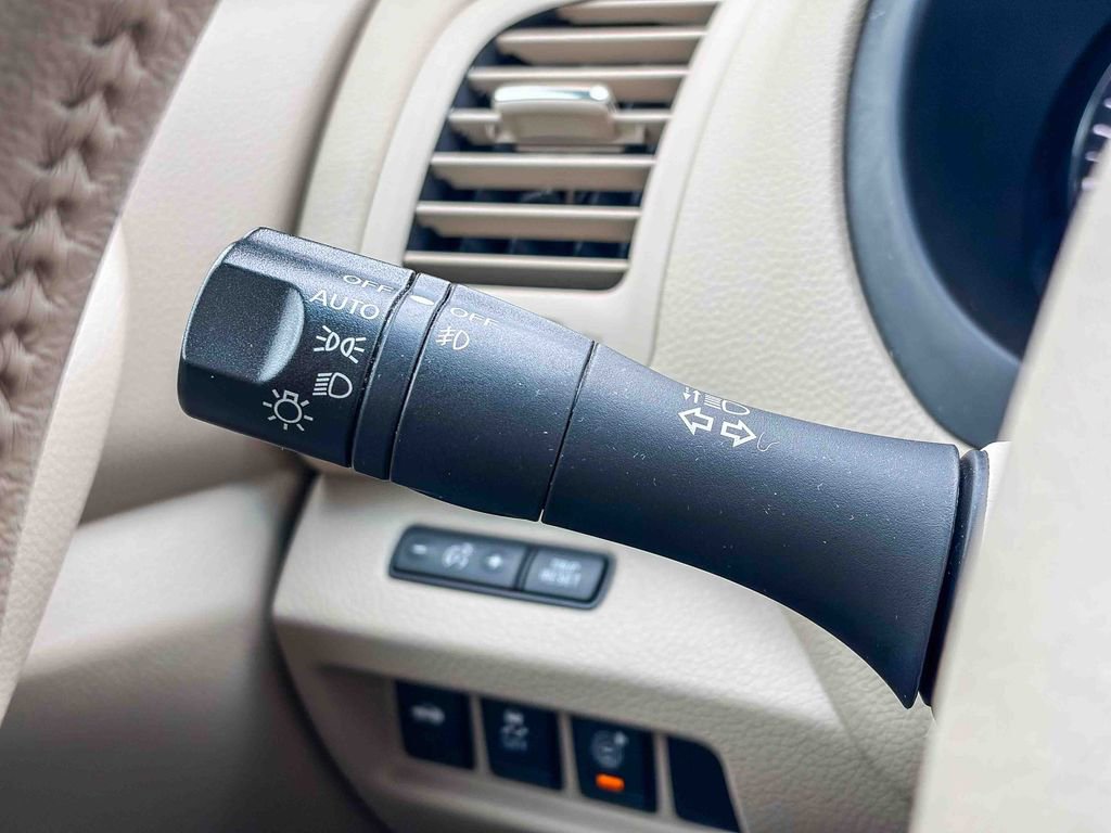 Used 2015 Nissan Altima 2.5 SV w/ Convenience Package image 49