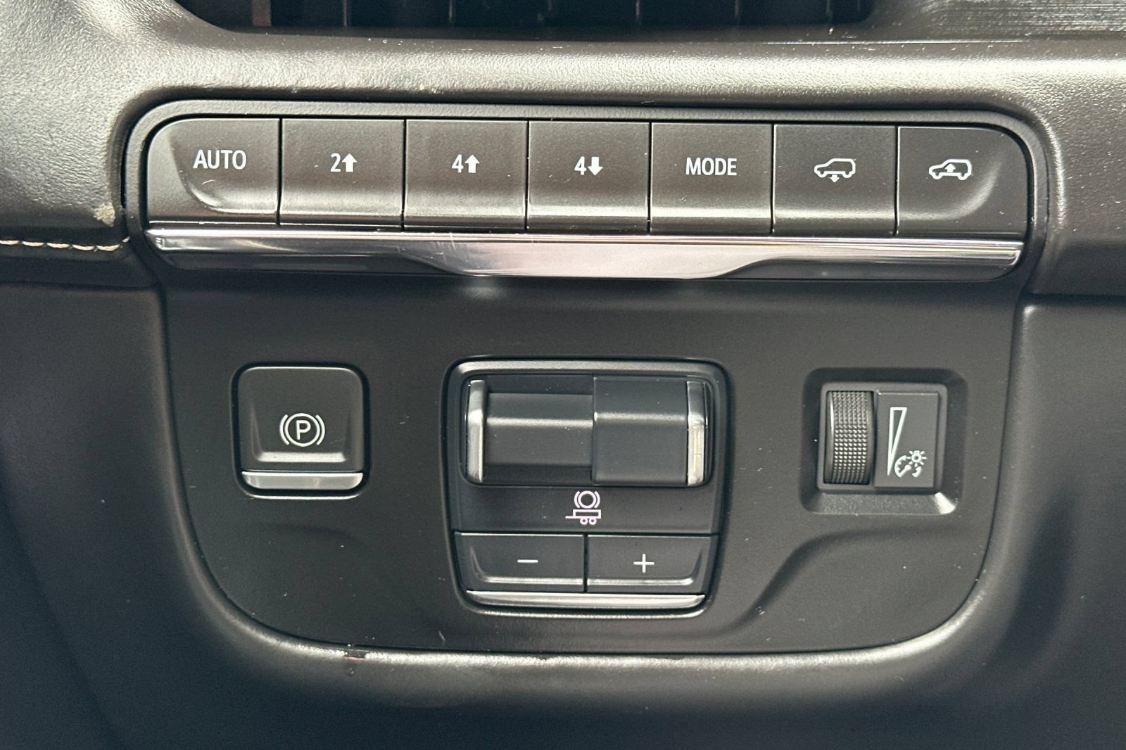 Certified 2023 Cadillac Escalade ESV Sport Platinum w/ Heavy-Duty Trailer Package AWD/4WD image 38